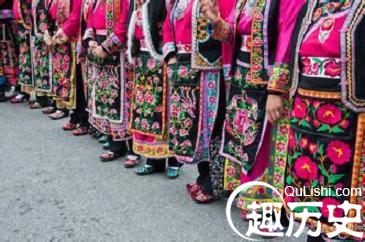 羌族服饰 羌族“围腰”上的图案有何意义