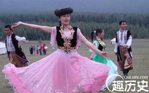 塔塔尔族人的生活习惯 塔塔尔族传统藏欧风