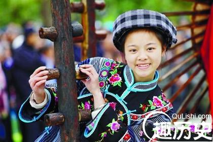 布依族服饰  服饰面料多用什么有什么特点