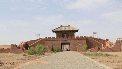 阳关：中国古典诗词常用典故之一，如王维《送元二使安西》