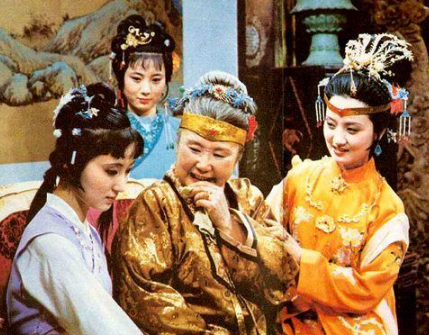 “三姑六婆”指的是哪些人?为什么“三姑六婆”是个贬义词?