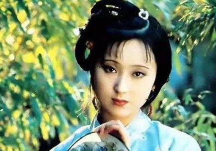 林黛玉：出自古典名著《红楼梦》，金陵十二钗正册双首之一