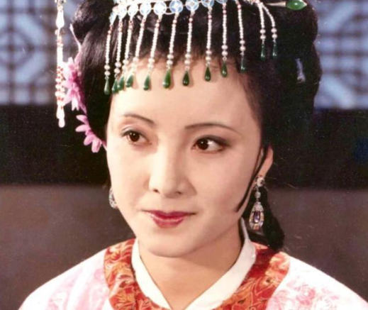 金陵十二钗之一的秦可卿为什么和公公发生了关系？秦可卿有什么想不开的？